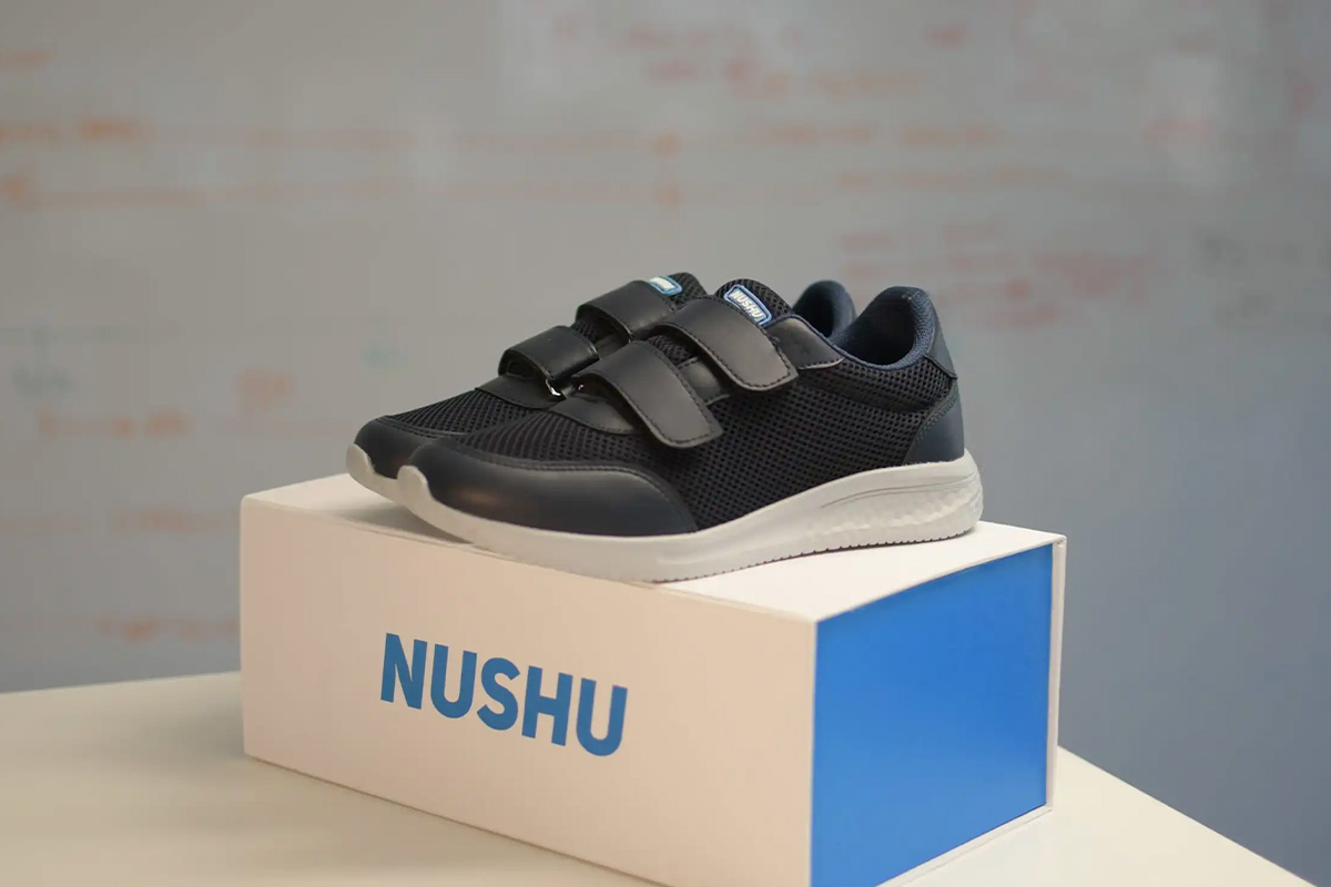 Nushu shoes on a box